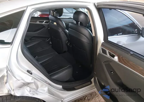 2015 Hyundai Genesis 5.0 z USA, uszkodzony, nr VIN KMHGN4JF7FU032709